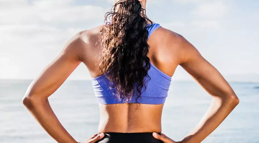 Как выпрямить спину: три простых упражнения для красивой осанки